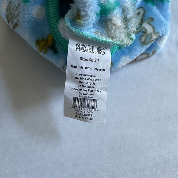 Peanuts Blue and Green Snoopy Footie - Picture 2 of 2